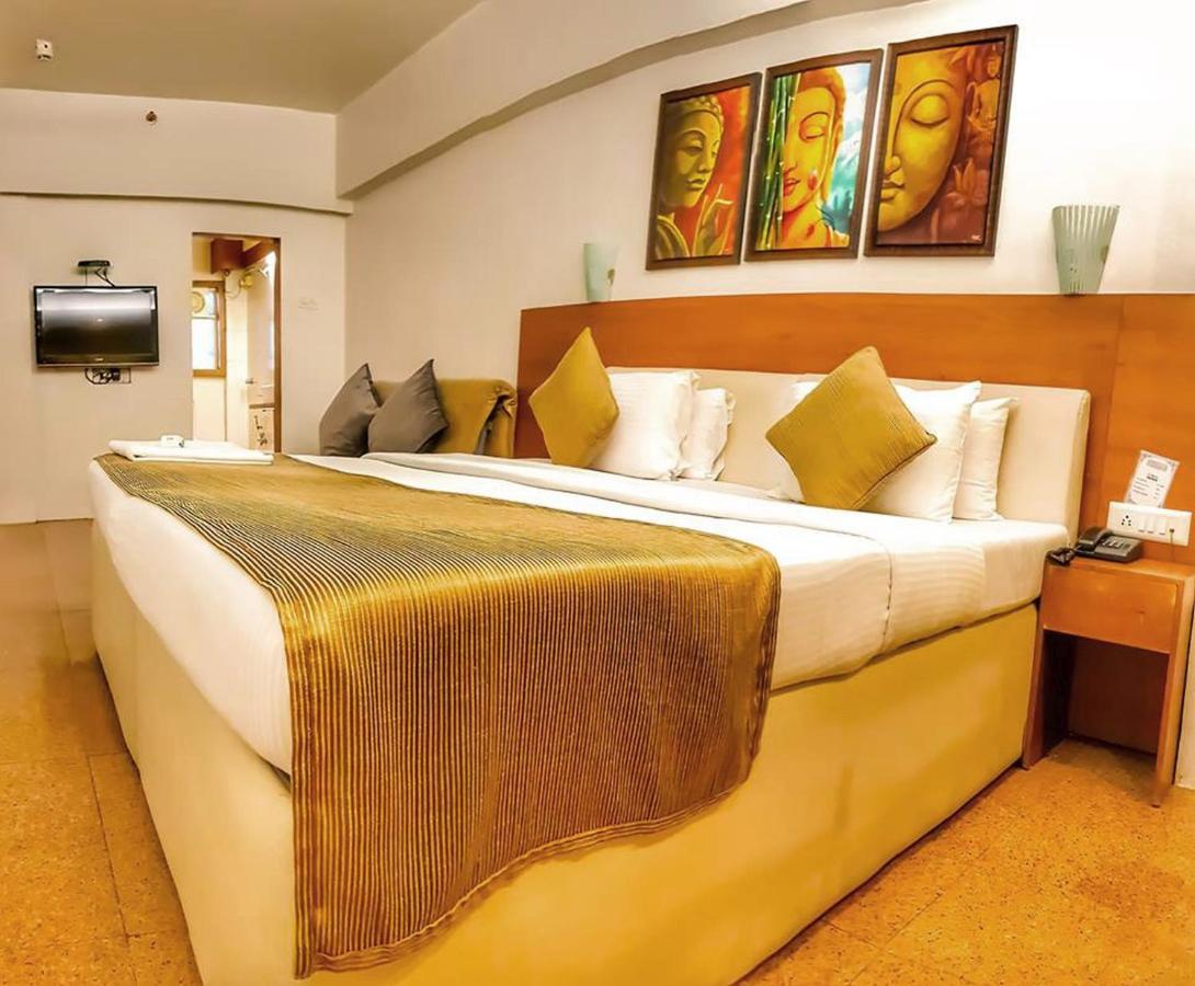 Hotel Samraj Мумбай Екстериор снимка