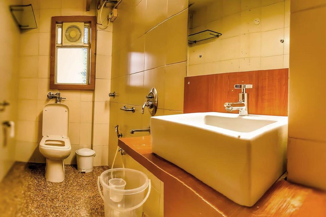 Hotel Samraj Мумбай Екстериор снимка