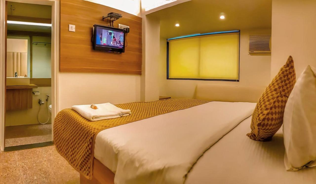 Hotel Samraj Мумбай Екстериор снимка