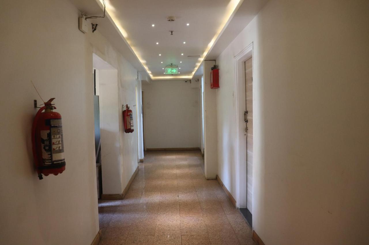 Hotel Samraj Мумбай Екстериор снимка